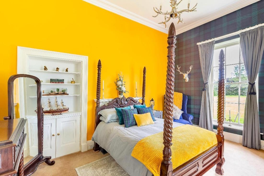 Private Room & Bathroom In Manor House Maybole Екстериор снимка