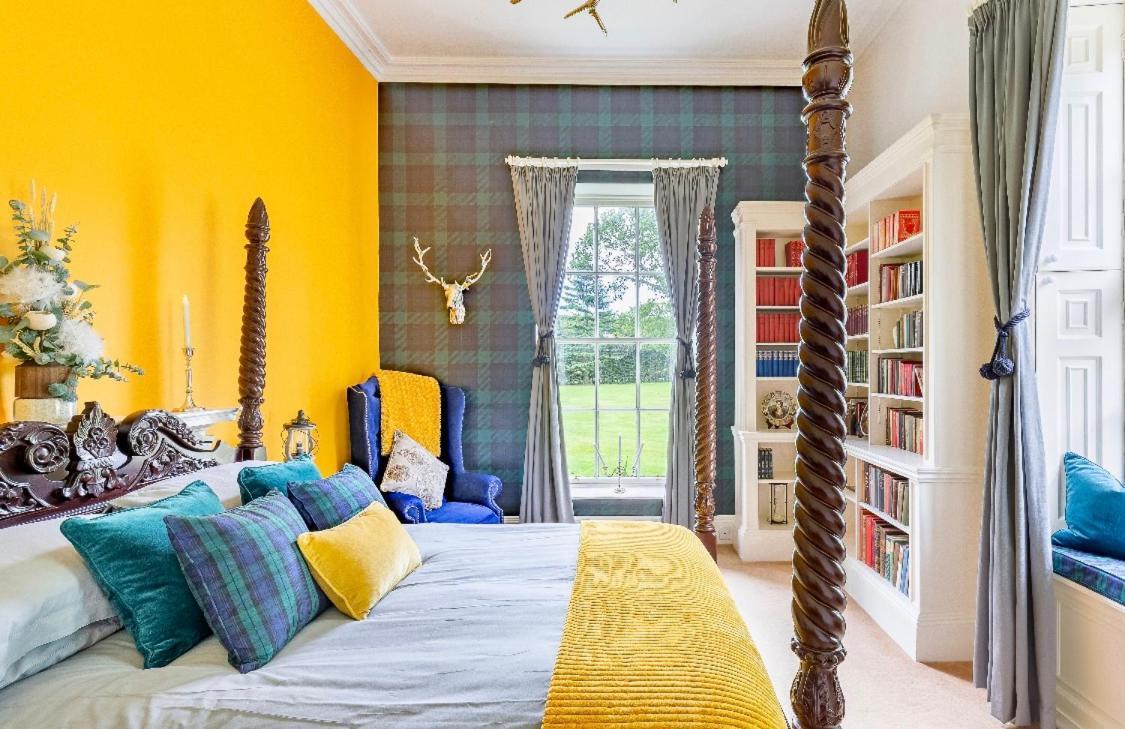 Private Room & Bathroom In Manor House Maybole Екстериор снимка