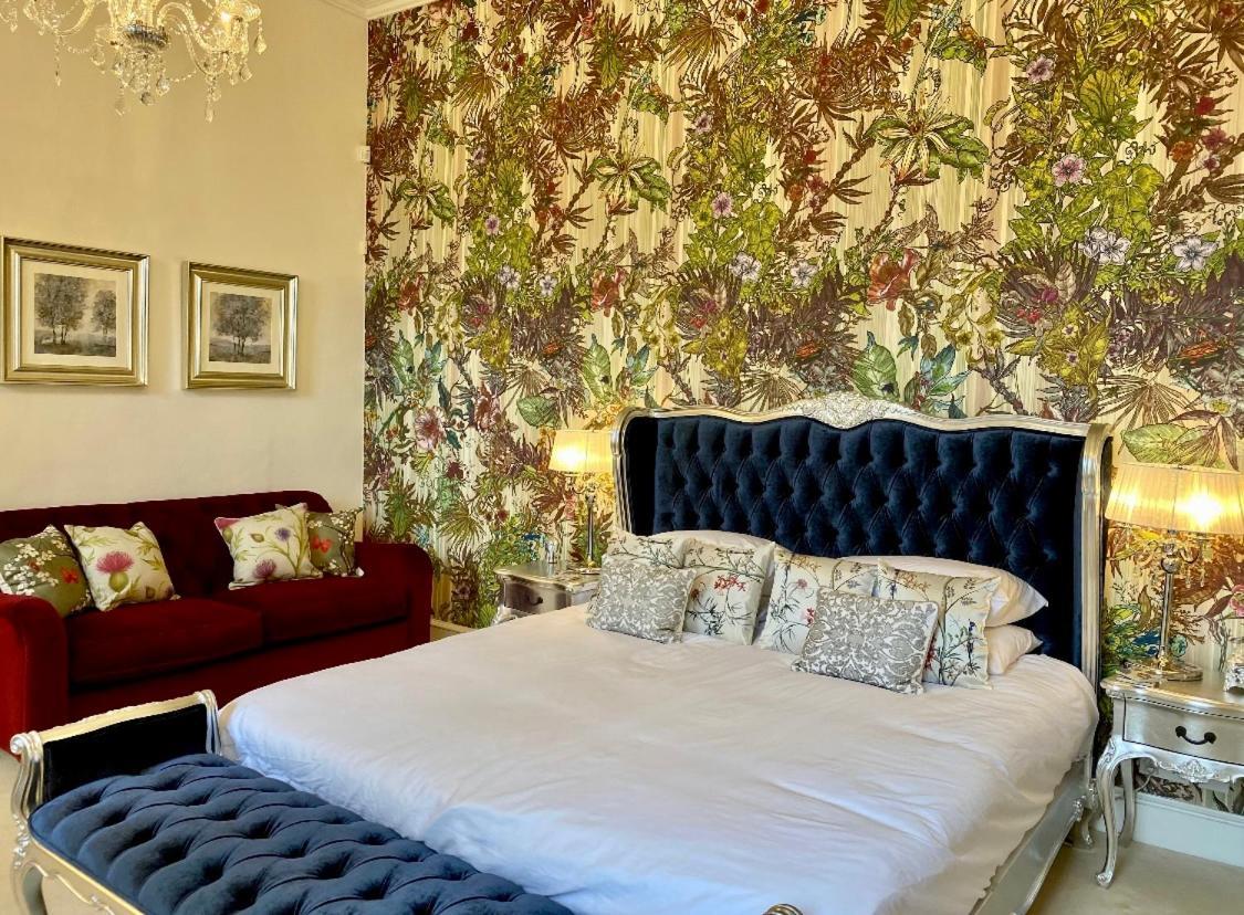 Private Room & Bathroom In Manor House Maybole Екстериор снимка